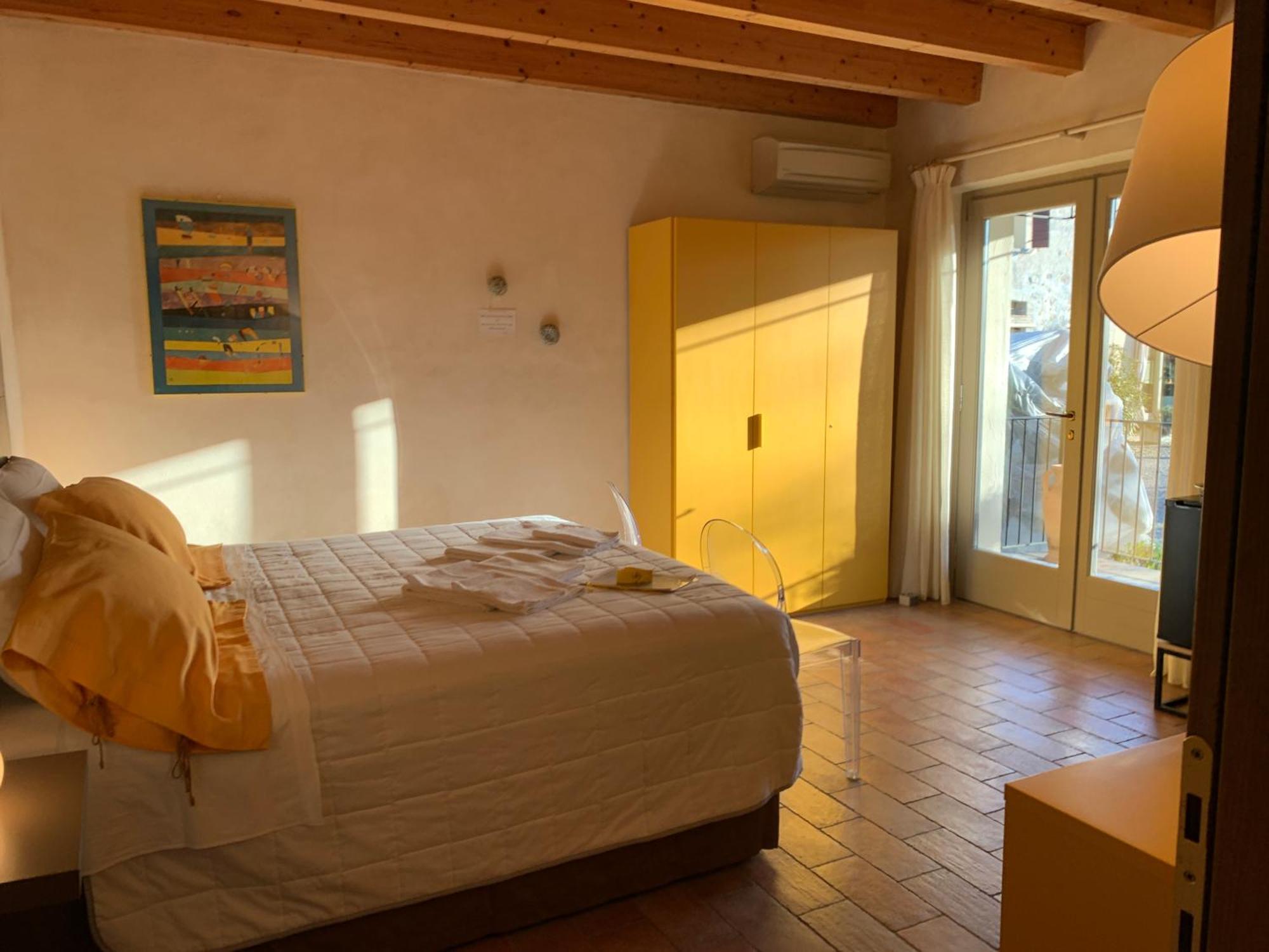 L'Isolo B&B E Case Vacanza 몬잠바노 외부 사진